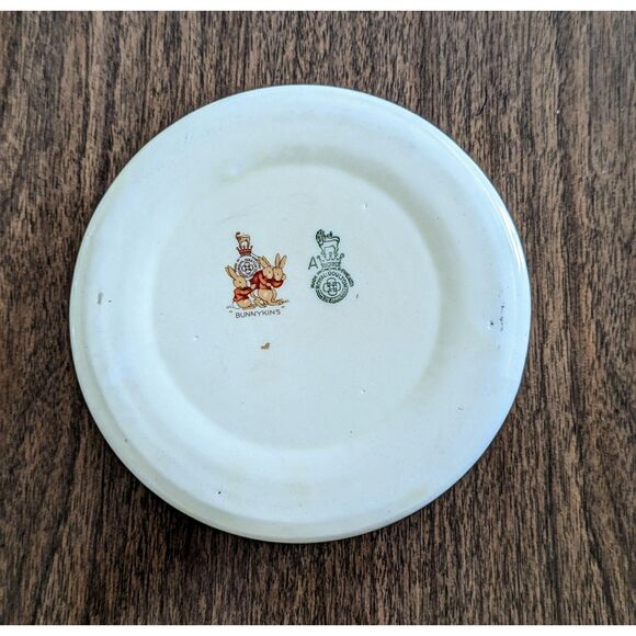 Bunnykins Heavy Porridge Bowl, Greetings Design by Barbara Vernon - Picture 7 of 10